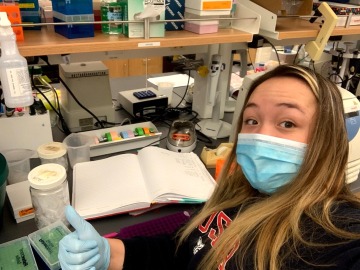 Picture of EHS-TRUE student Maile McSwain at the lab bench